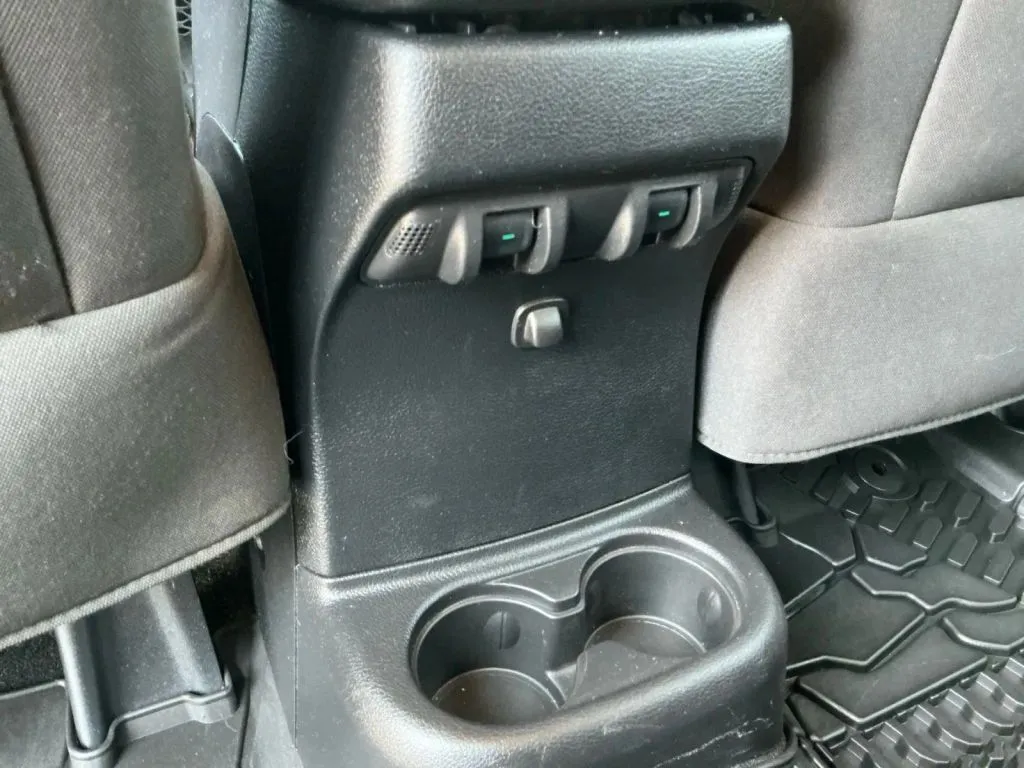 Jeep Wrangler photo 16