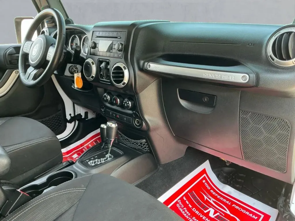 Jeep Wrangler photo 21