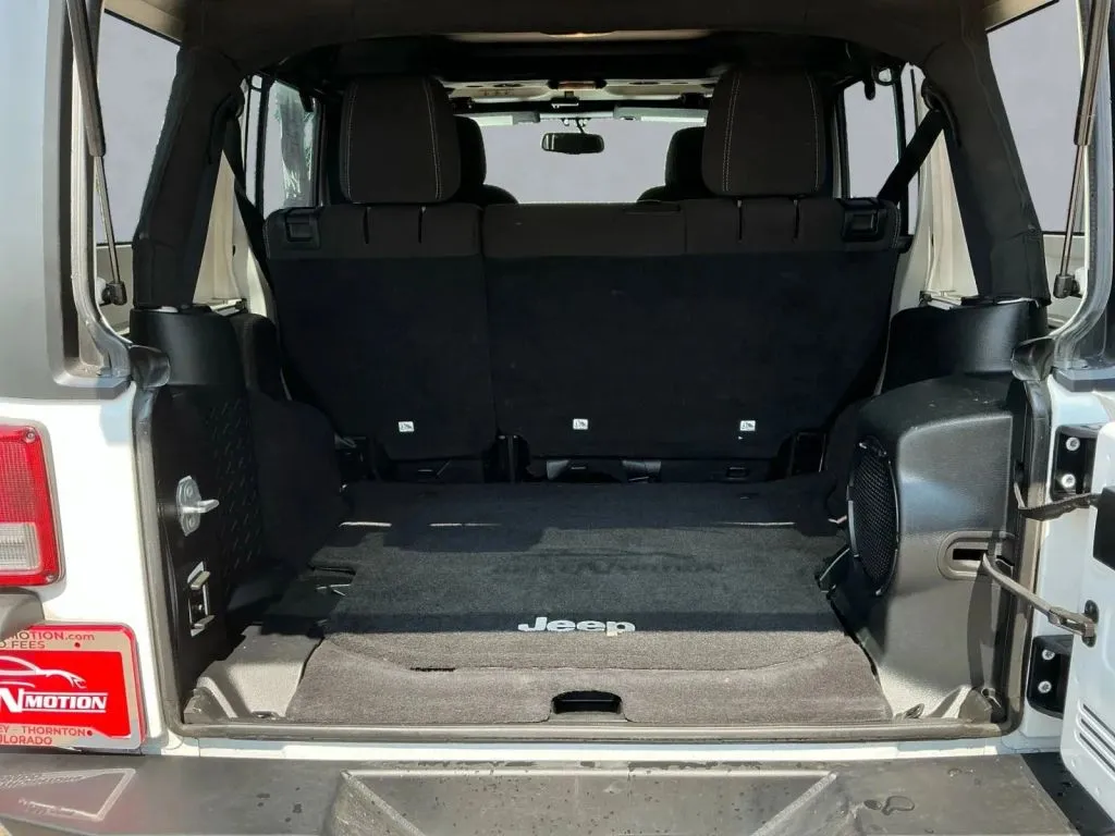 Jeep Wrangler photo 20