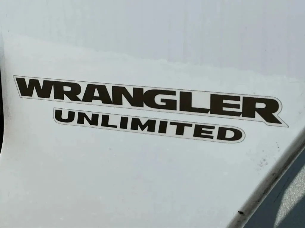 Jeep Wrangler photo 19