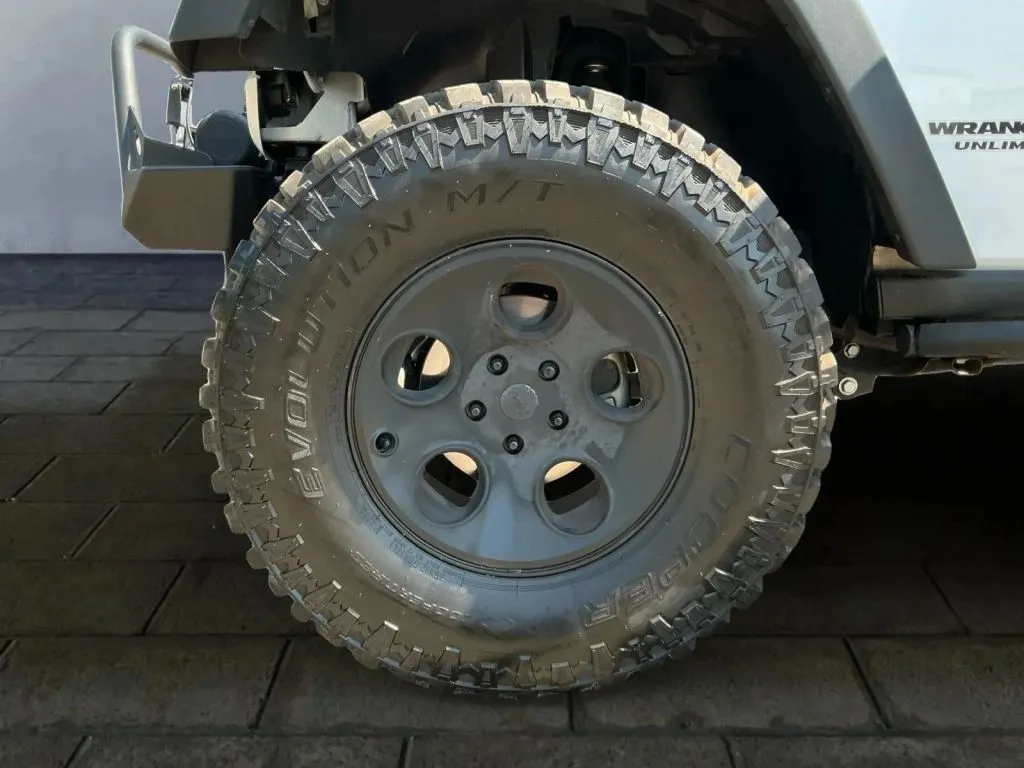 Jeep Wrangler photo 25
