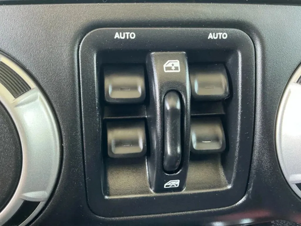 Jeep Wrangler photo 33