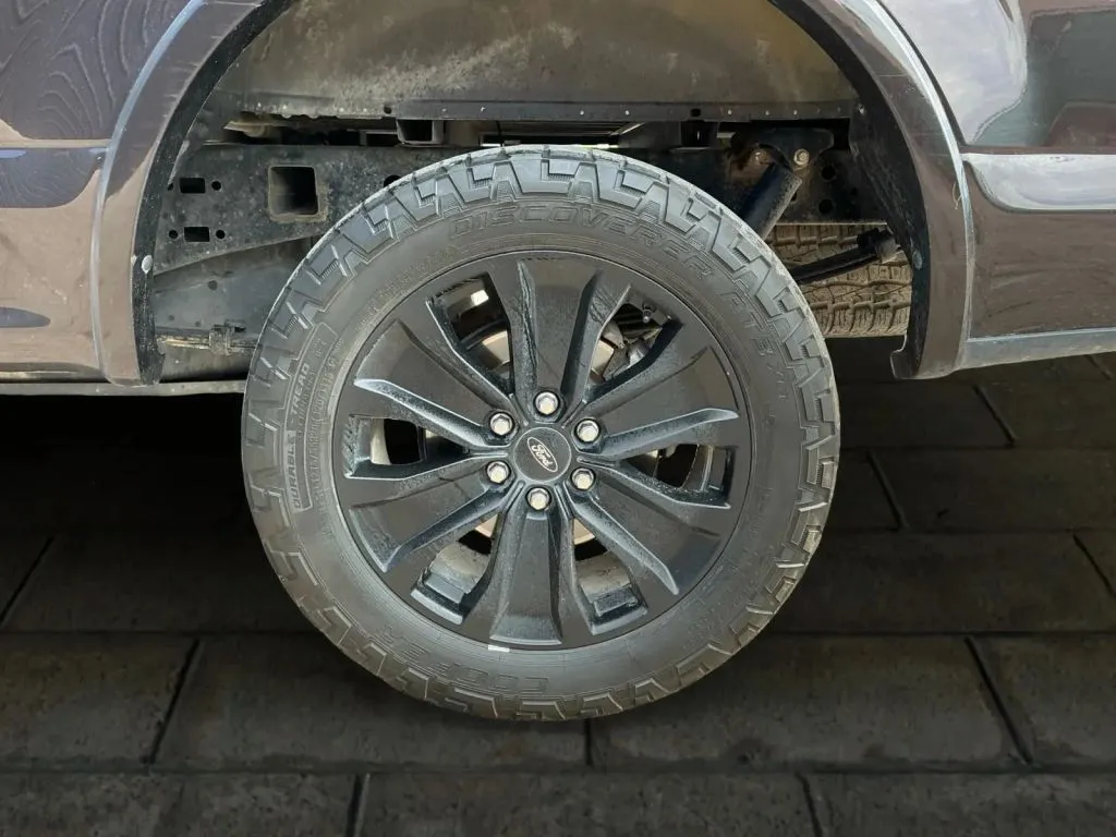 Ford F-150 photo 18