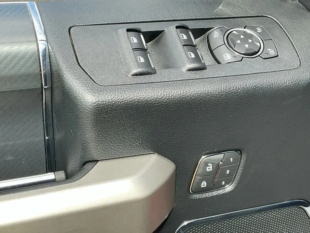 Ford F-150 photo 11