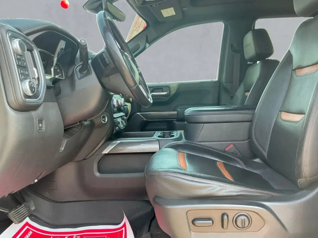 GMC Sierra photo 12