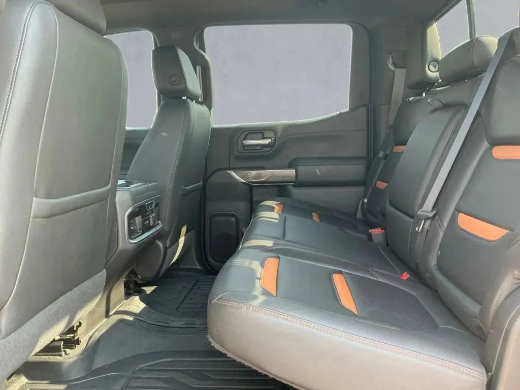 GMC Sierra photo 14