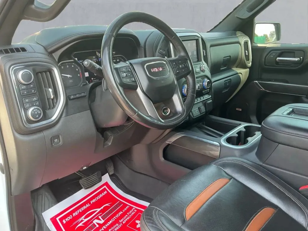 GMC Sierra photo 13