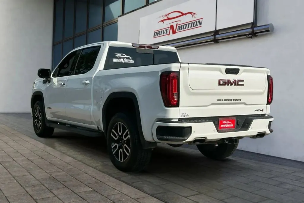 GMC Sierra photo 6