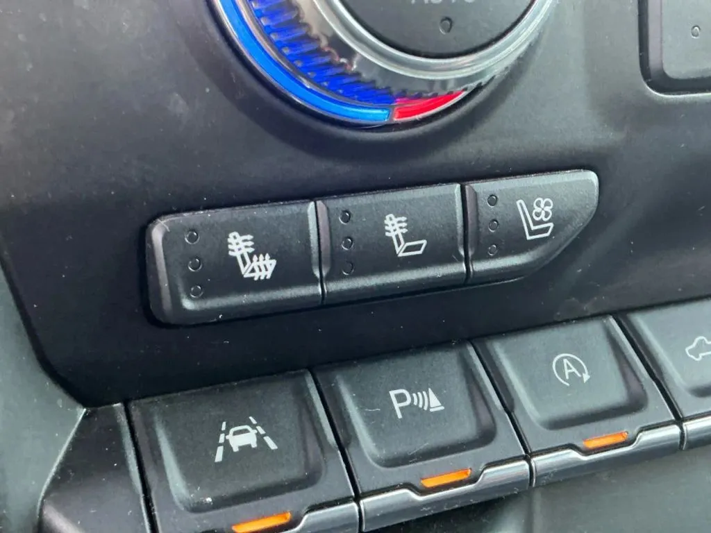 GMC Sierra photo 33