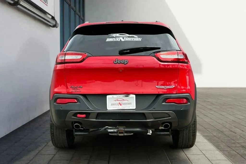 More photos of 2017 Jeep Cherokee TrailHawk Sport Utility 4D at Drive N-Motion Thornton, CO