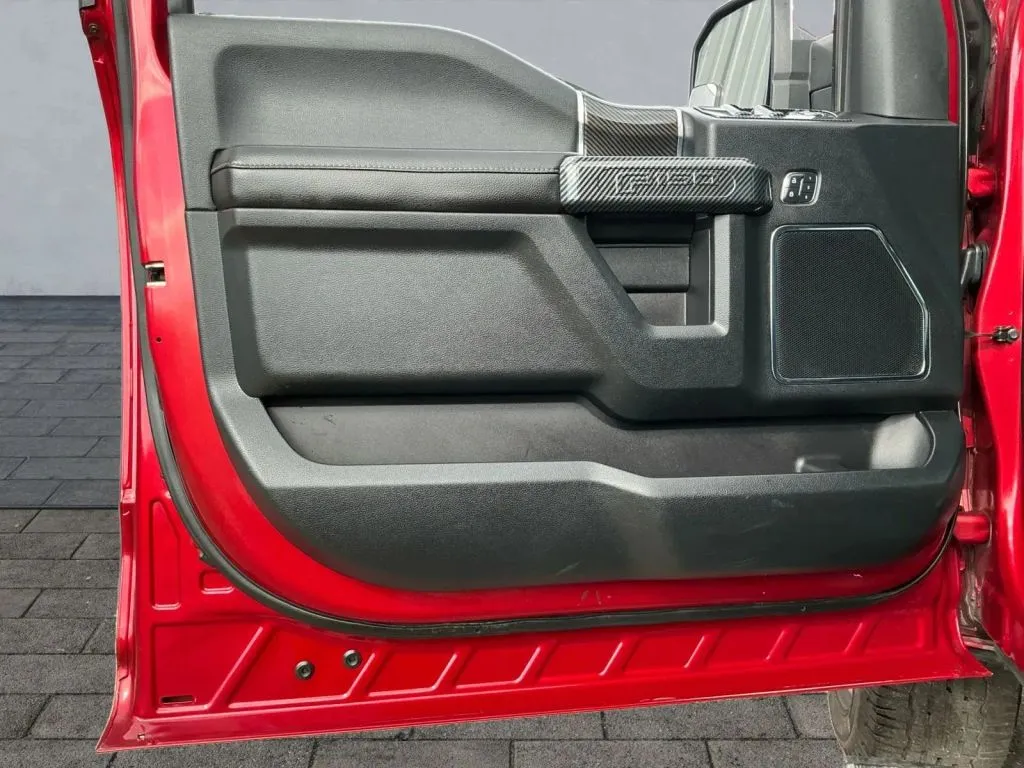 Ford F-150 photo 10