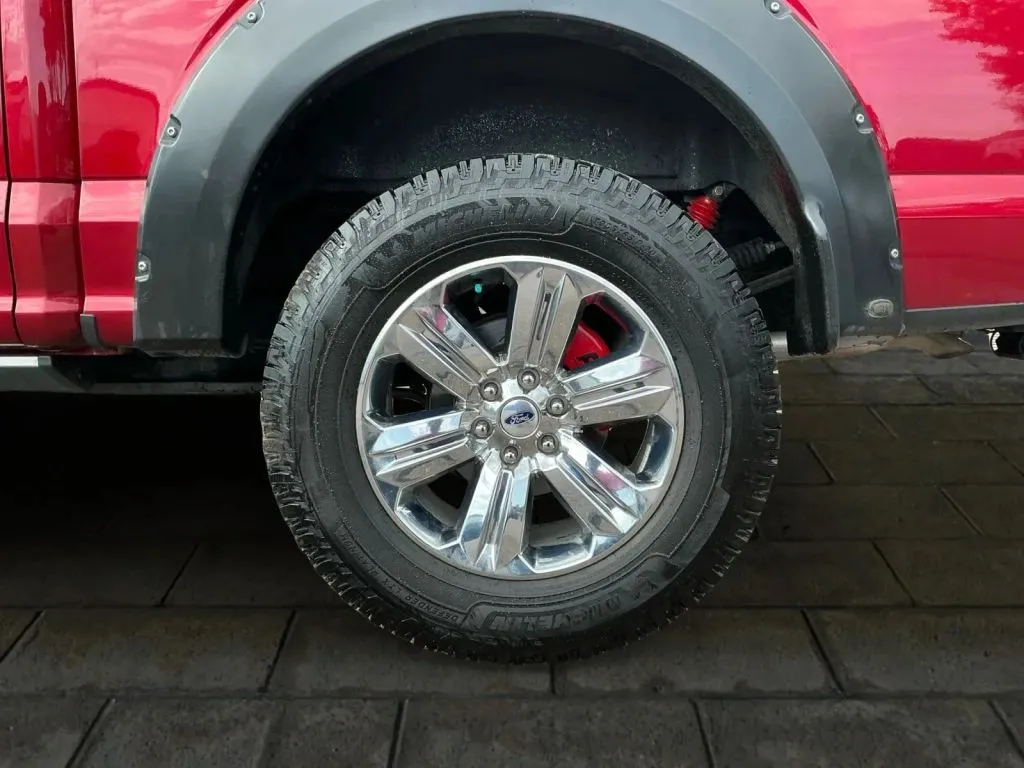 Ford F-150 photo 17