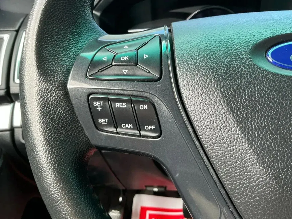 Ford Explorer photo 27