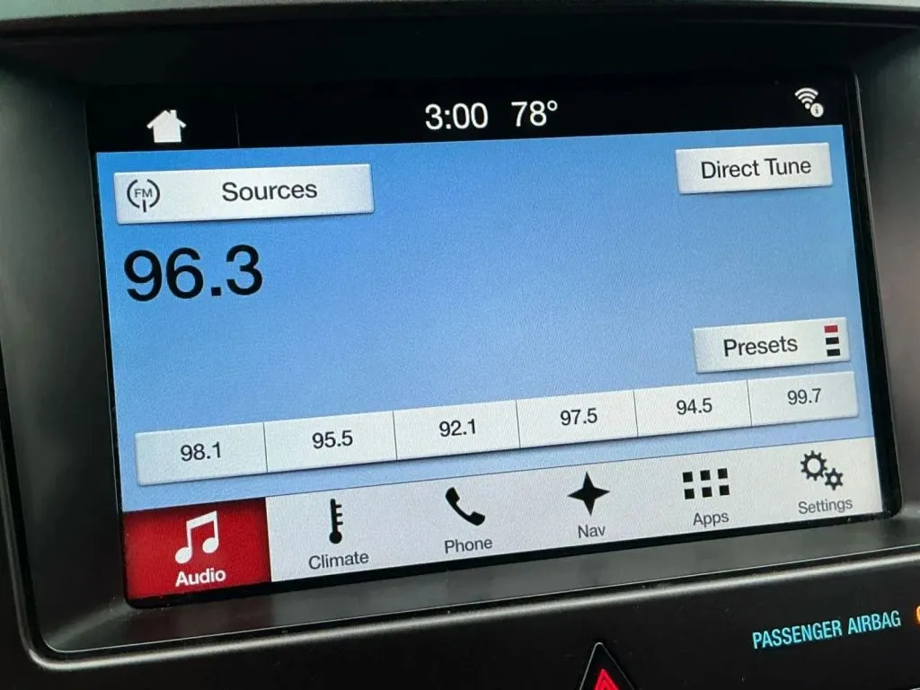 Ford Explorer photo 29