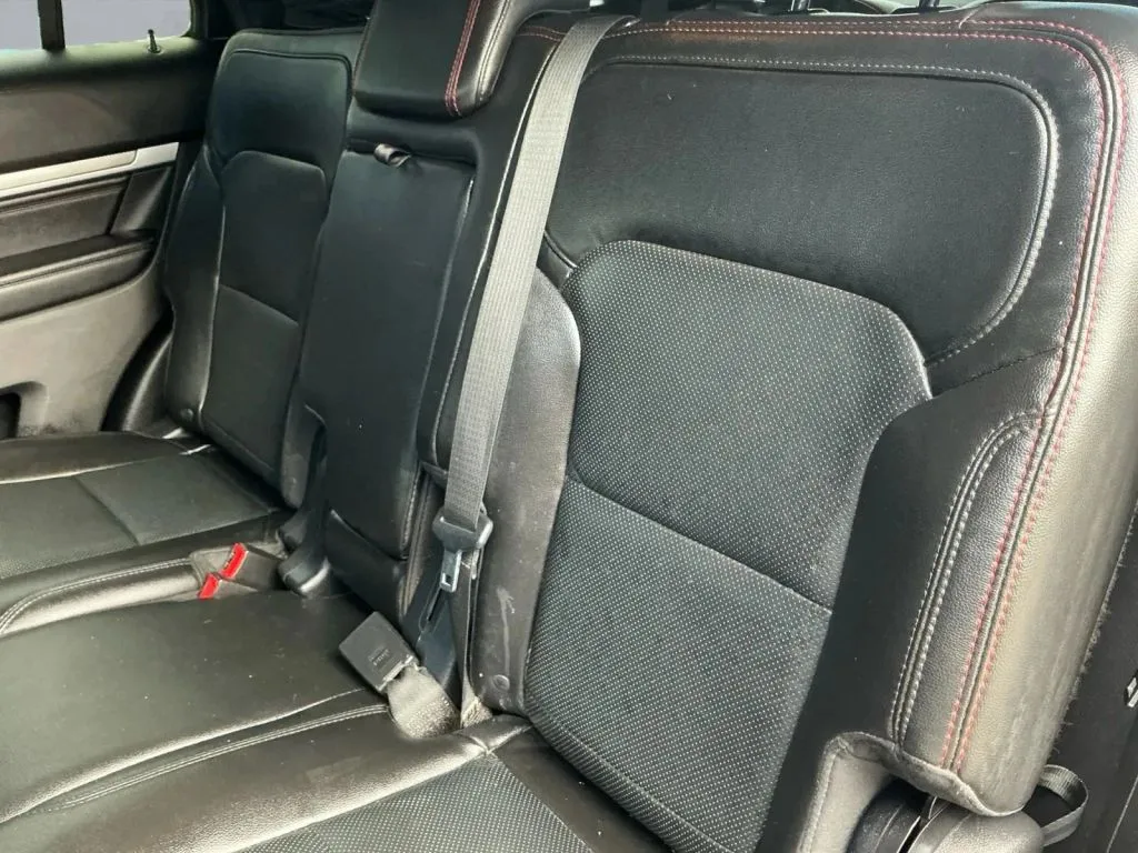Ford Explorer photo 15