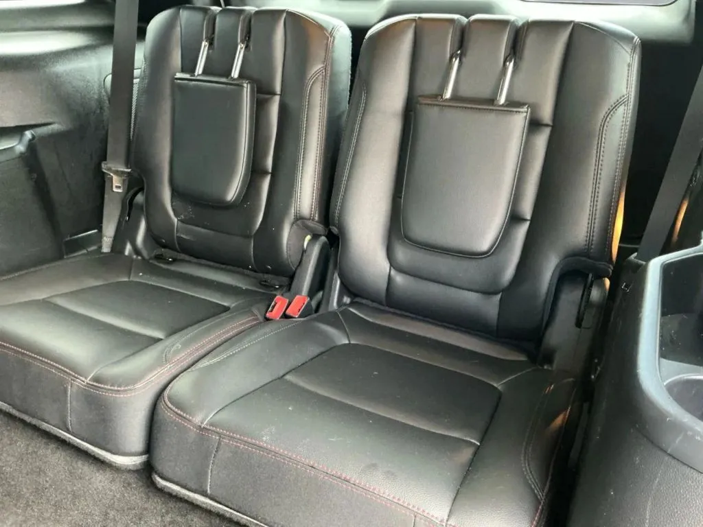 Ford Explorer photo 17