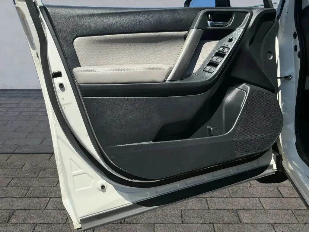 Subaru Forester photo 10