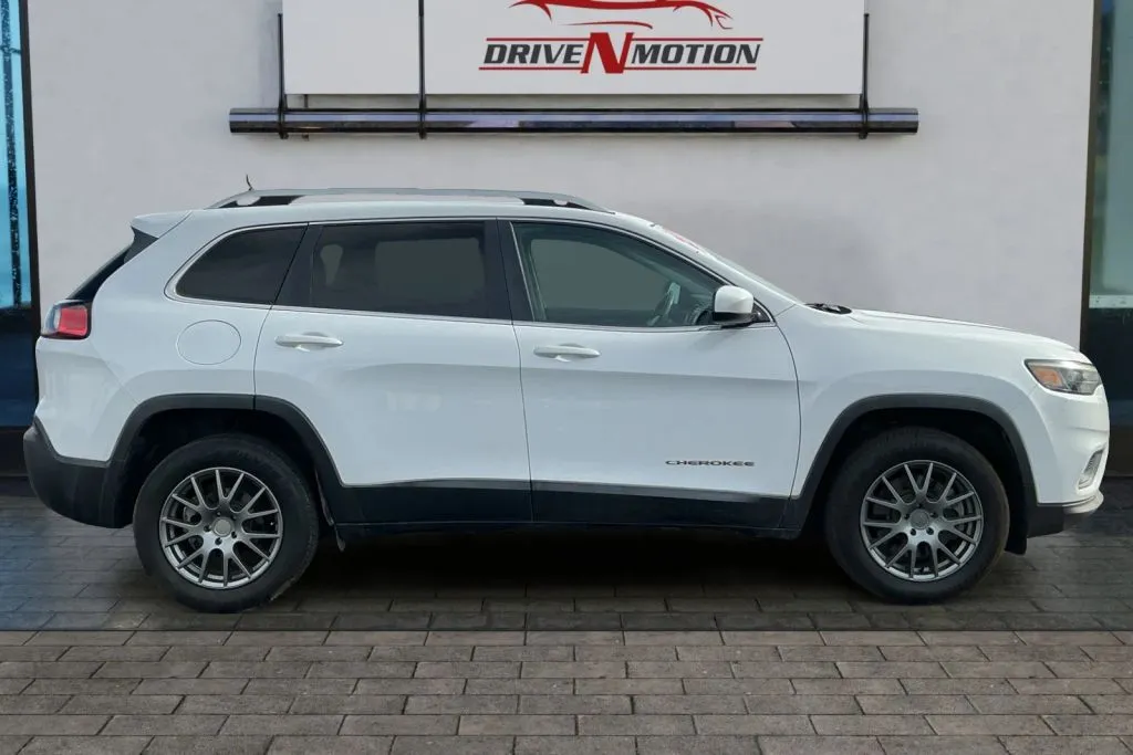 Another view of 2019 Jeep Cherokee Latitude Sport Utility 4D for sale in Thornton, CO at Drive N-Motion Thornton