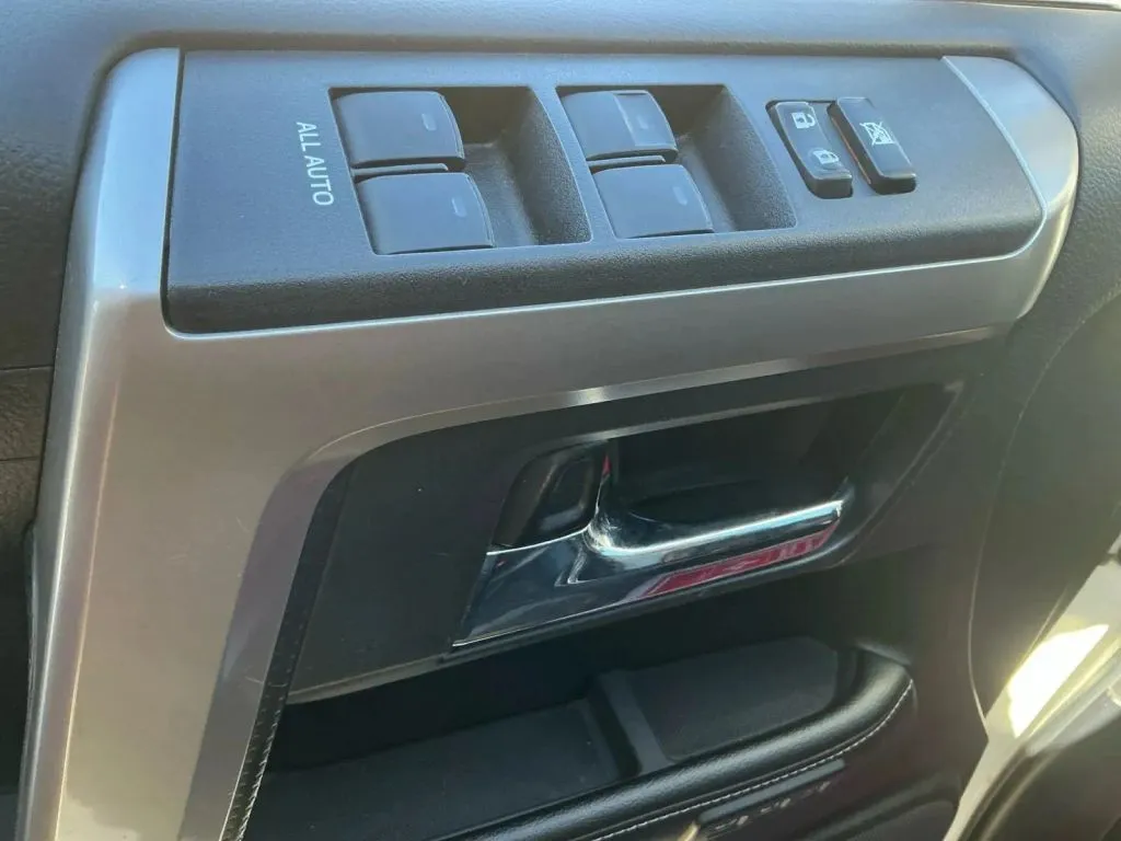 Toyota 4Runner photo 11