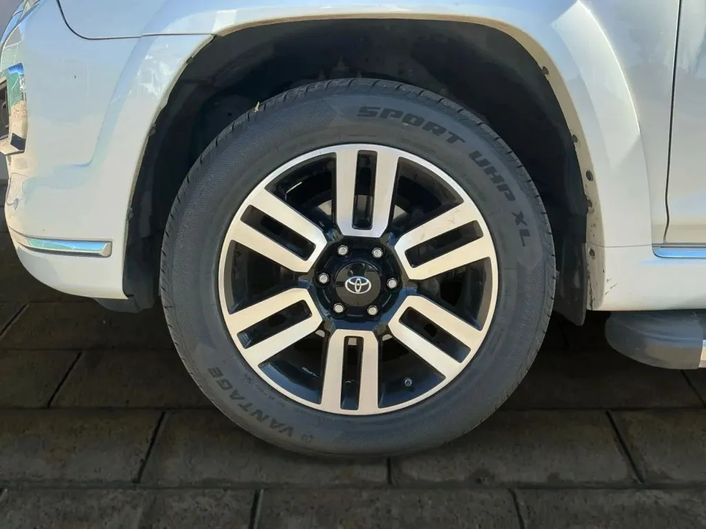 Toyota 4Runner photo 23