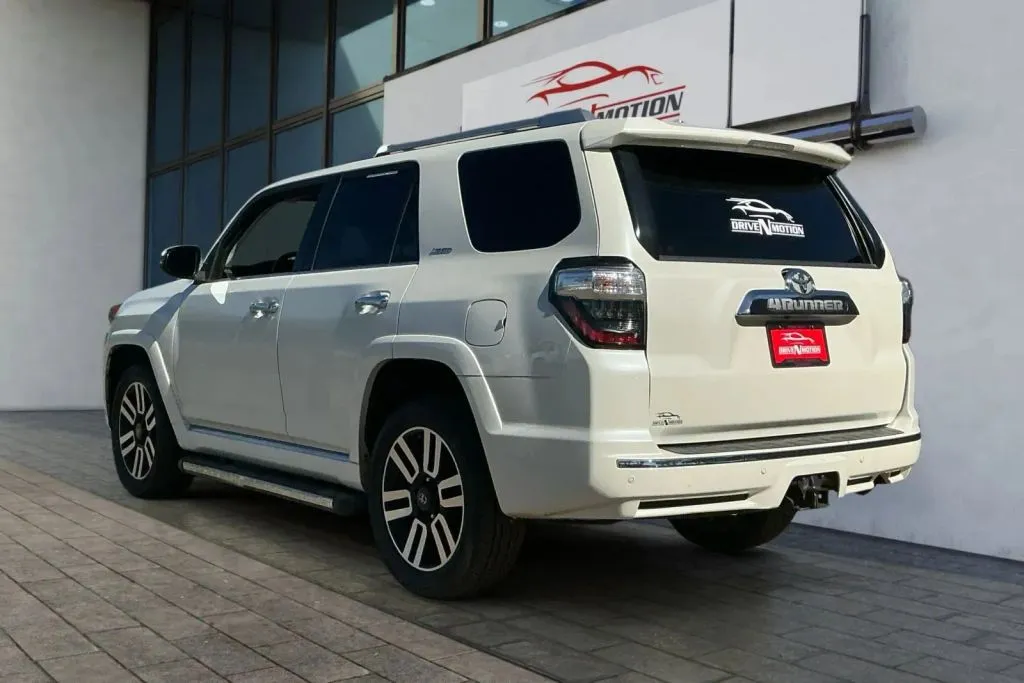Toyota 4Runner photo 6