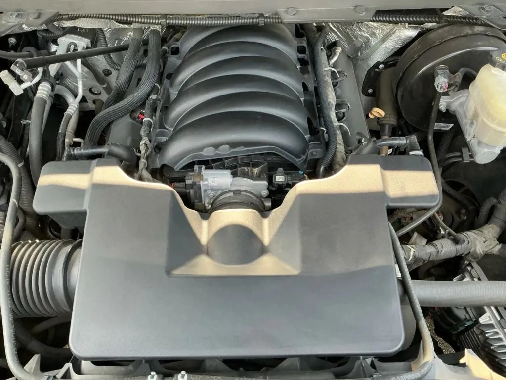 Chevrolet Silverado photo 21