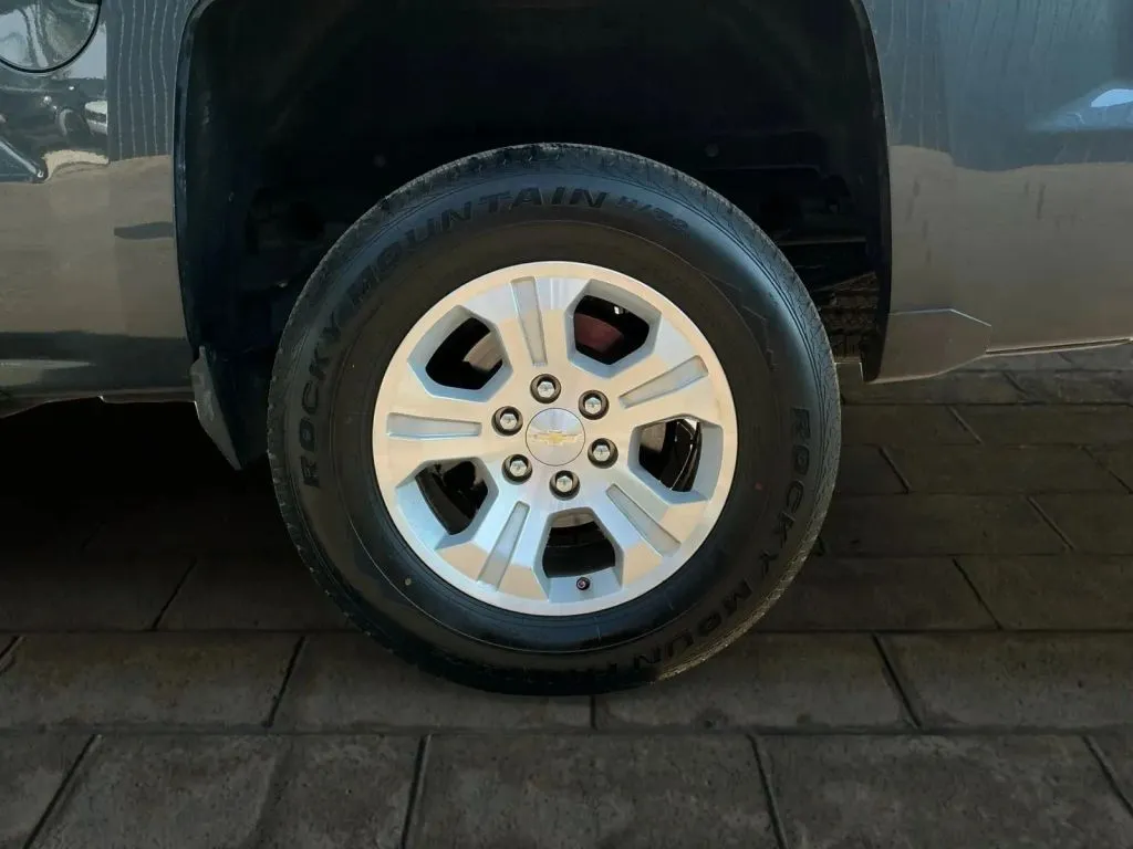 Chevrolet Silverado photo 16