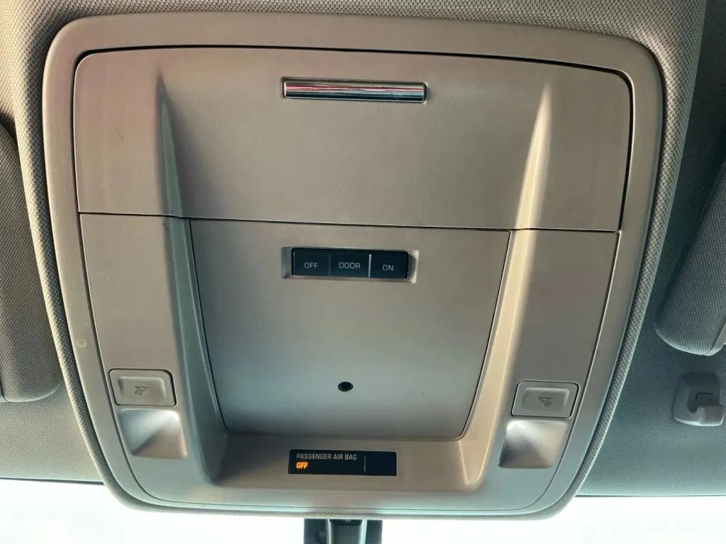 Chevrolet Silverado photo 33
