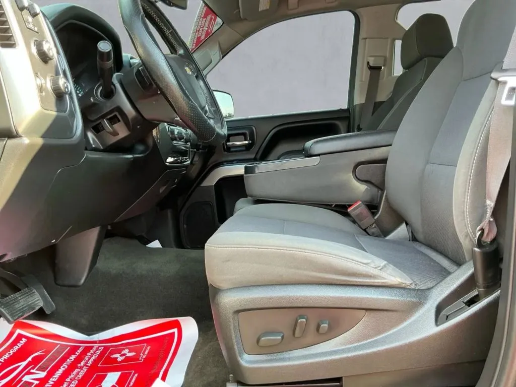 Chevrolet Silverado photo 11