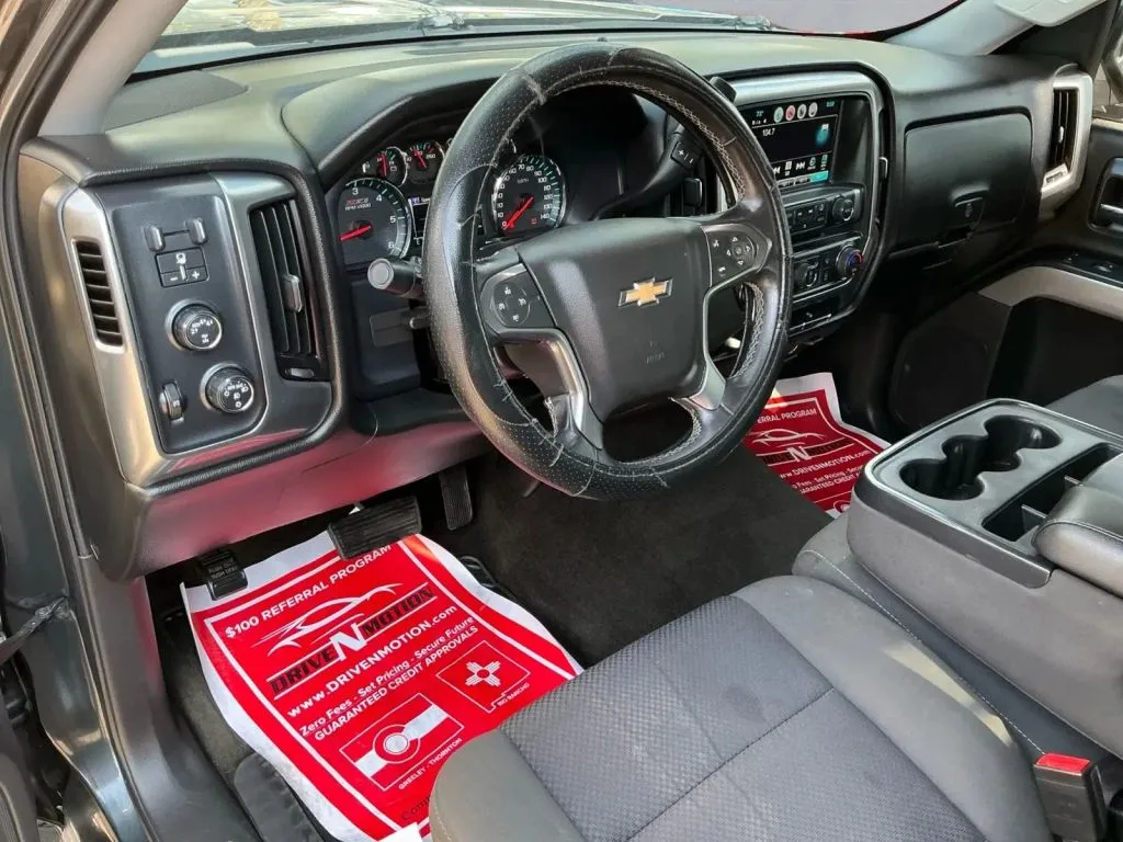 Chevrolet Silverado photo 12