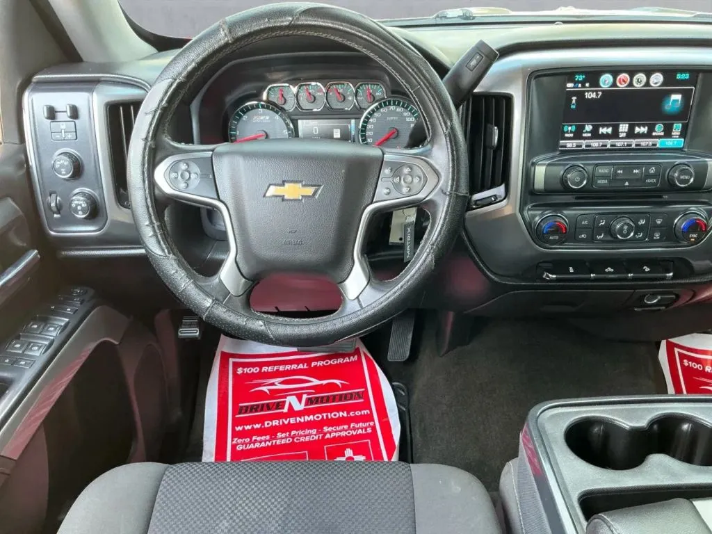 Chevrolet Silverado photo 15