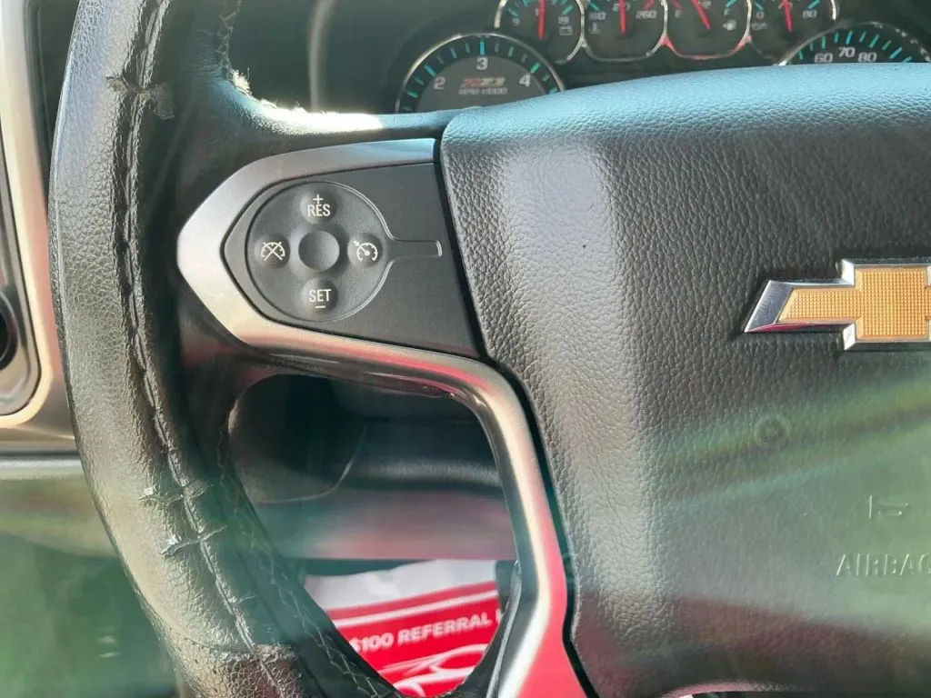 Chevrolet Silverado photo 24