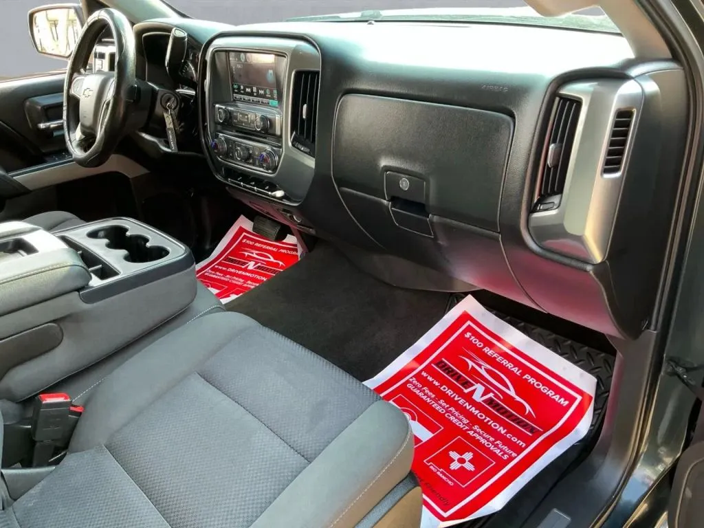 Chevrolet Silverado photo 18