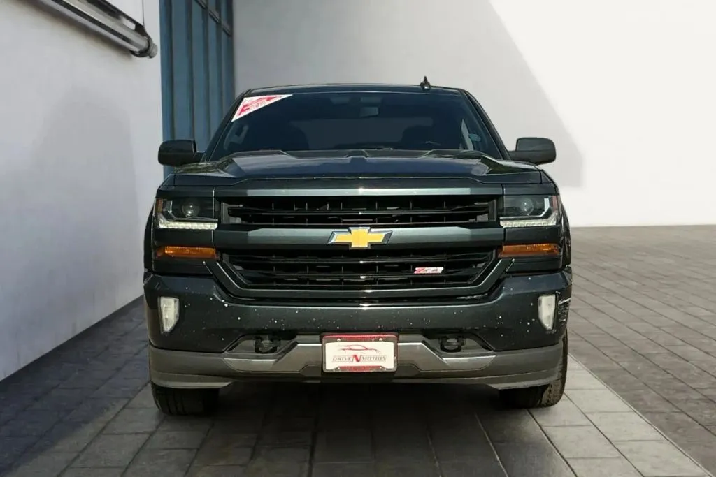 Chevrolet Silverado photo 8