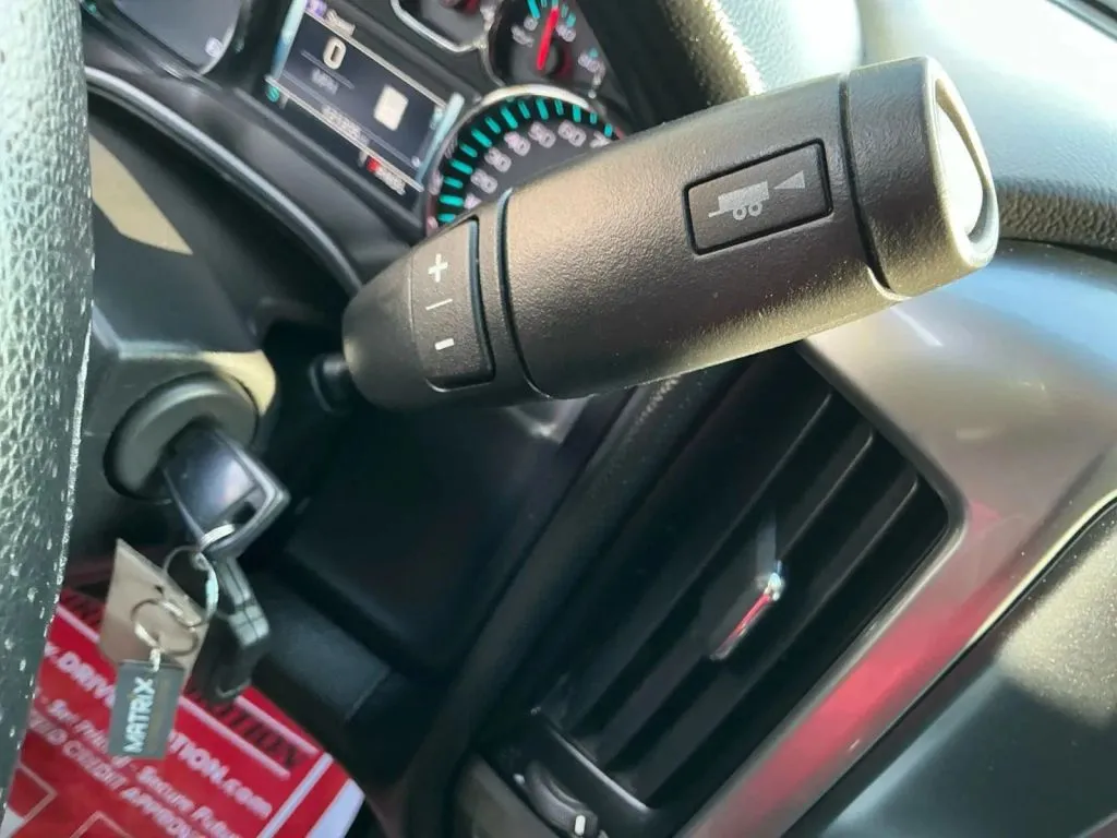 Chevrolet Silverado photo 30