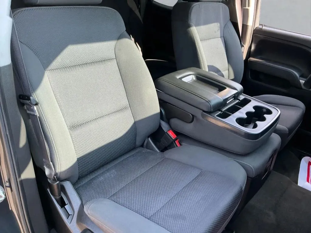 Chevrolet Silverado photo 20