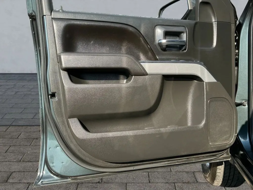 Chevrolet Silverado photo 10