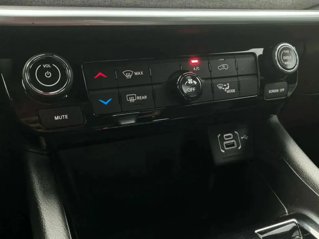Jeep Compass photo 32