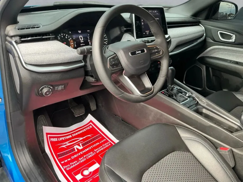 Jeep Compass photo 13