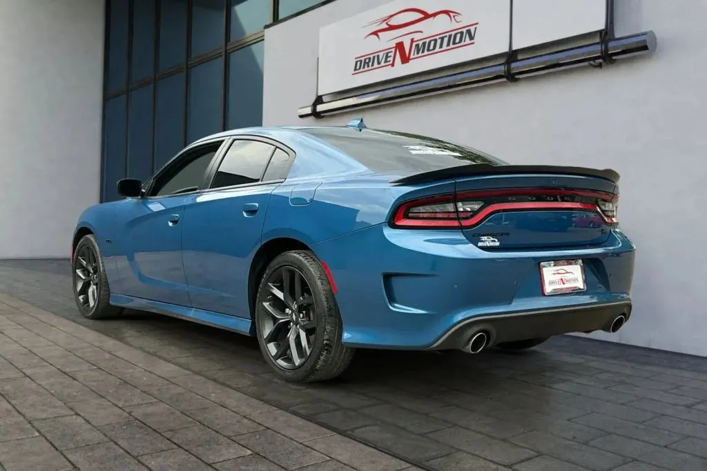 Dodge Charger photo 6