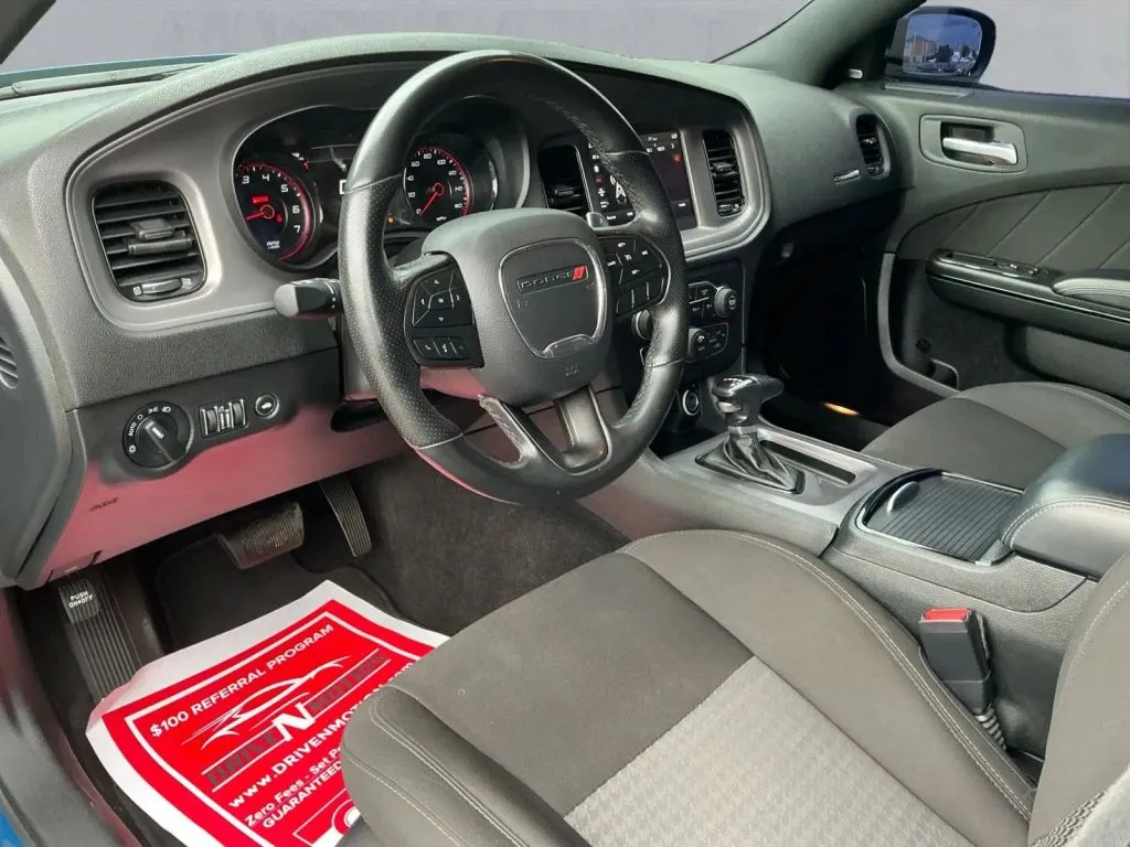Dodge Charger photo 13