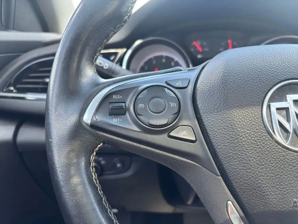 Buick Regal TourX photo 36