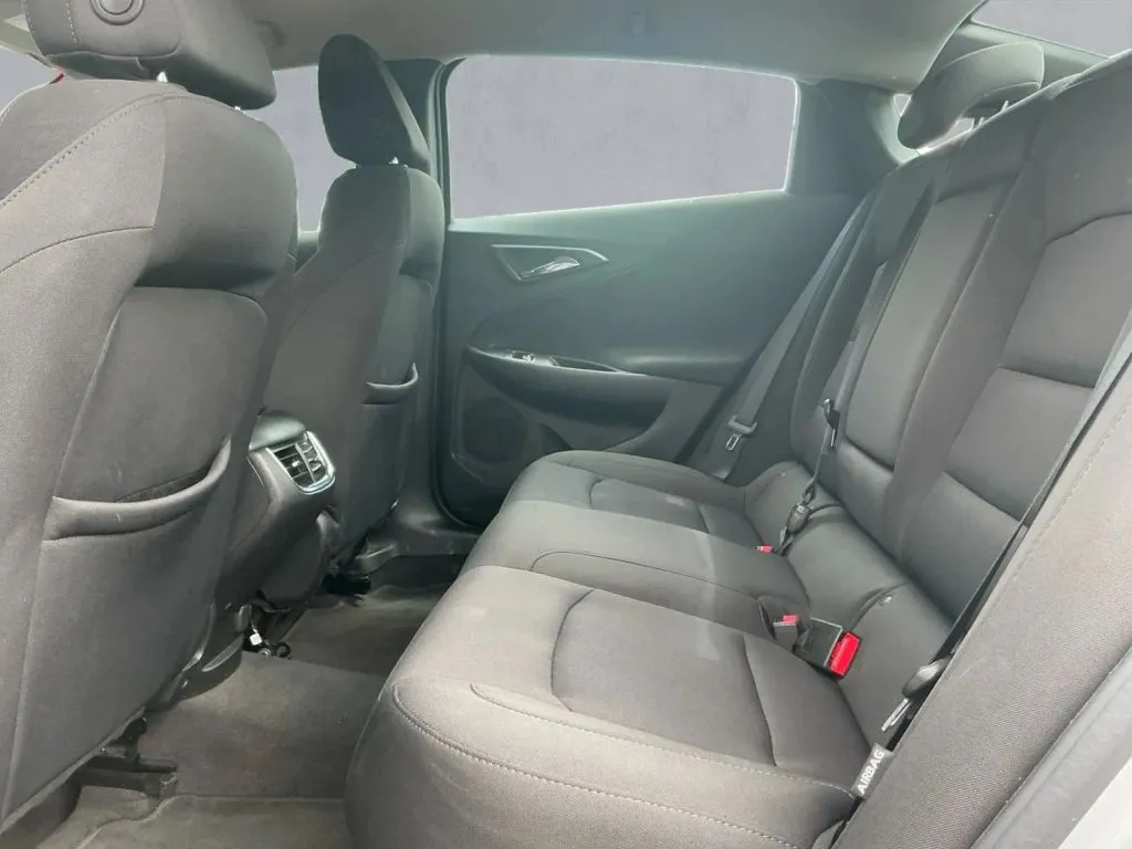 Chevrolet Malibu photo 14