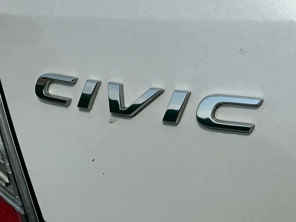 Honda Civic photo 18