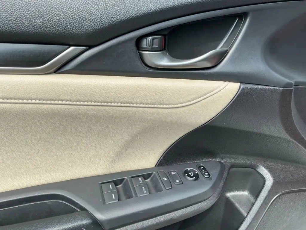 Honda Civic photo 11