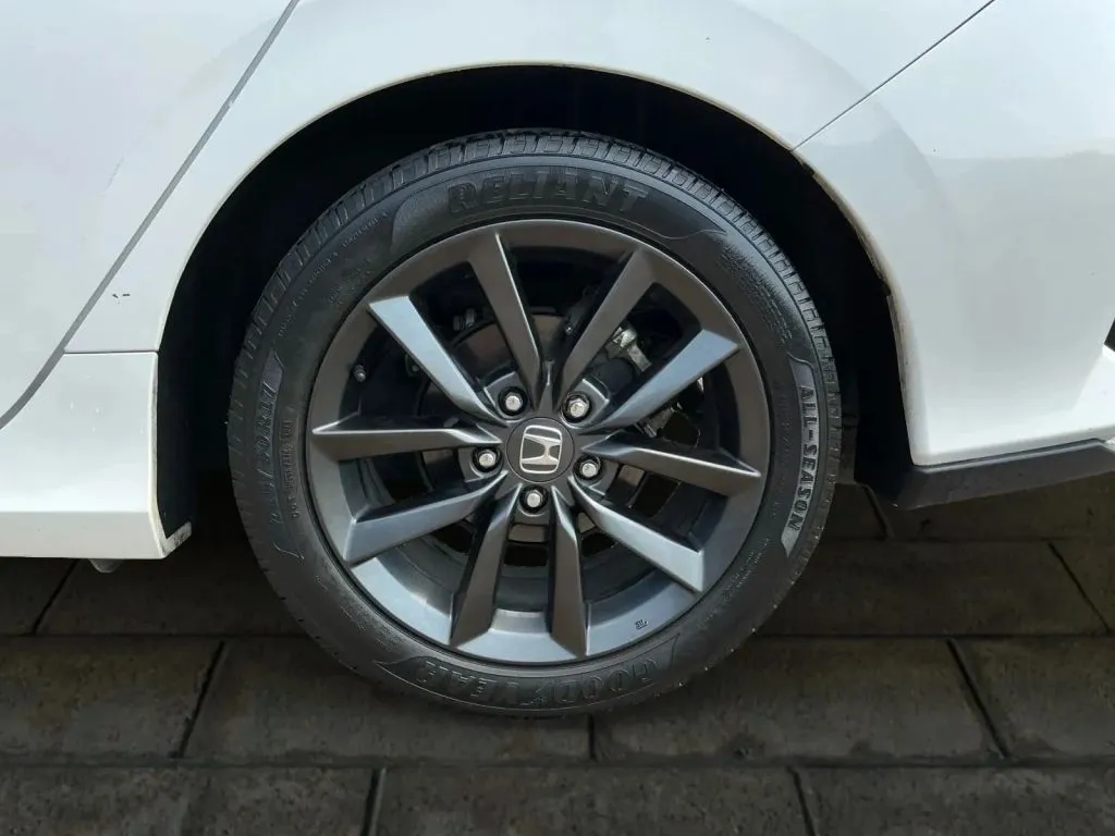 Honda Civic photo 17