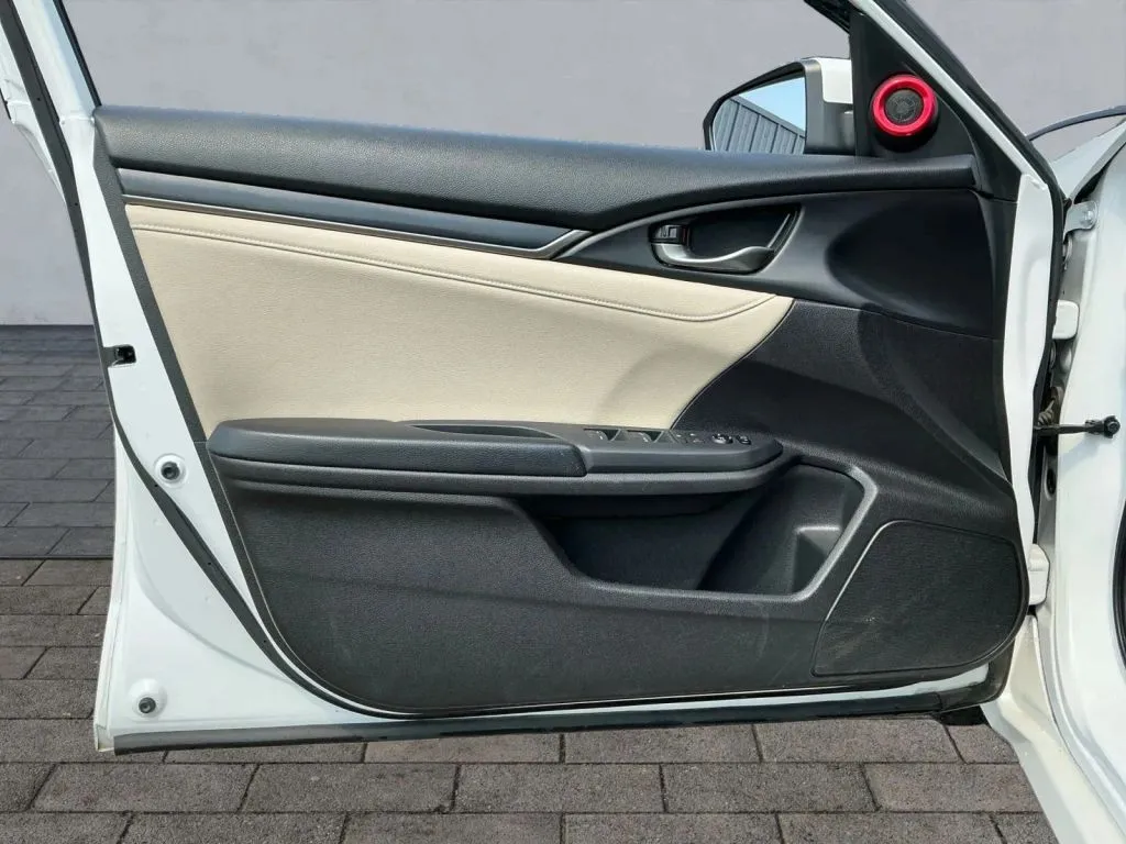 Honda Civic photo 10