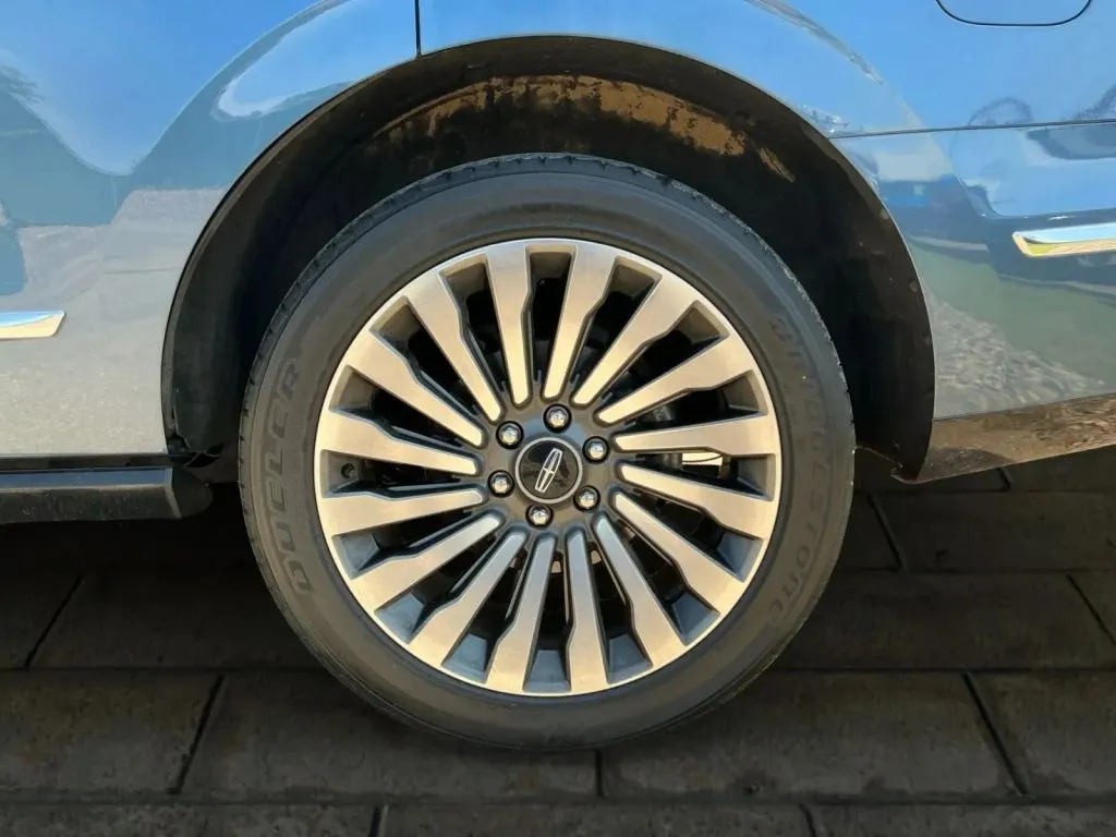 Lincoln Navigator photo 19