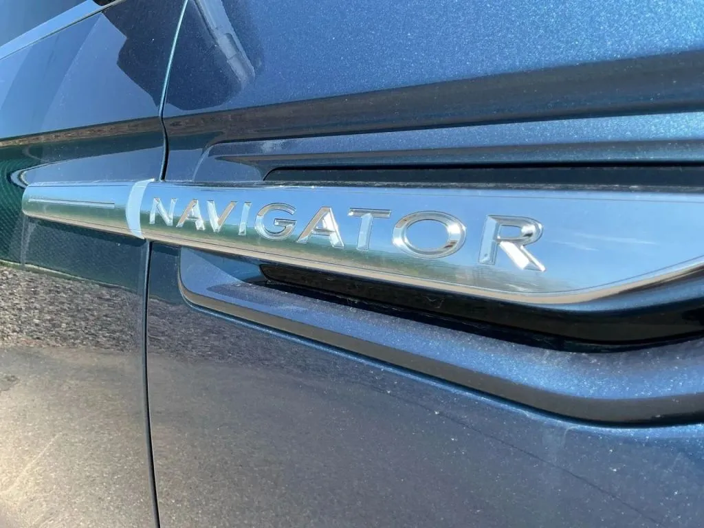 Lincoln Navigator photo 20