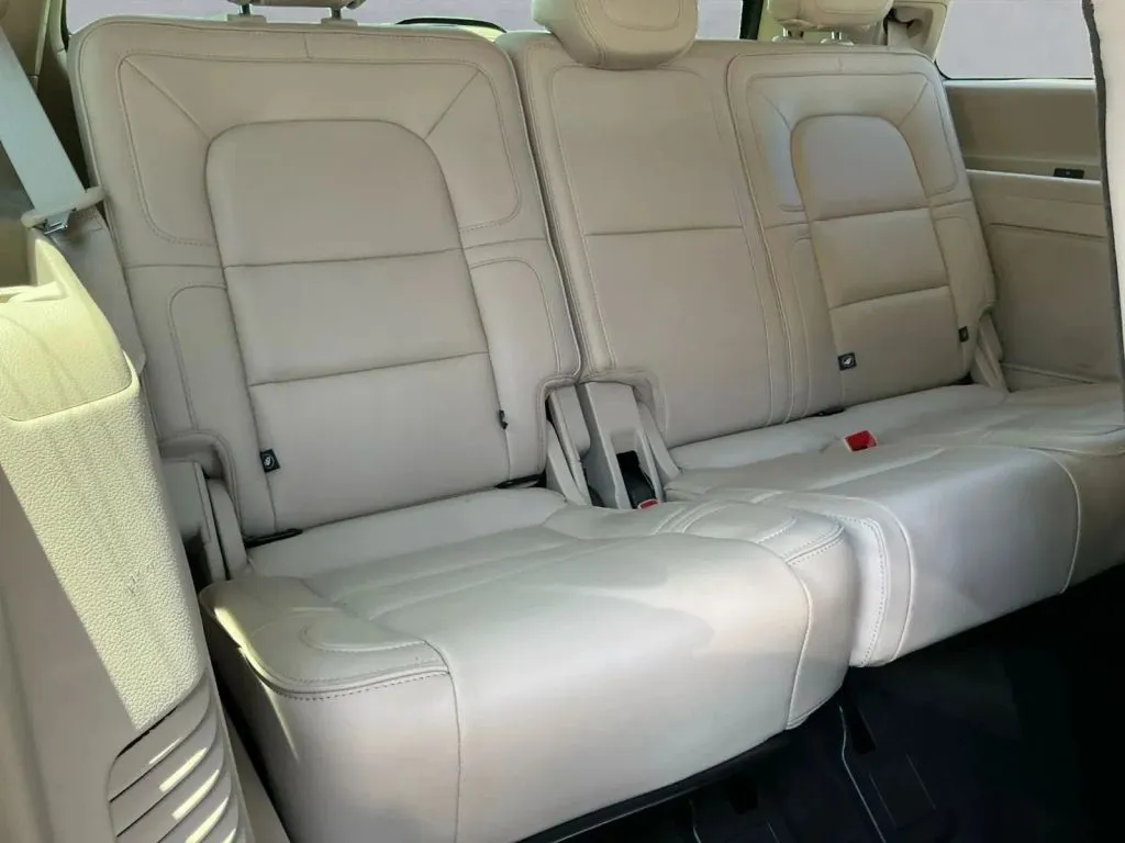Lincoln Navigator photo 17